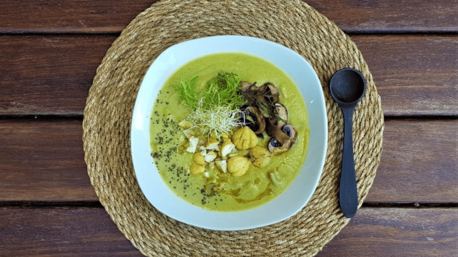 Crema de brócoli, col y puerro