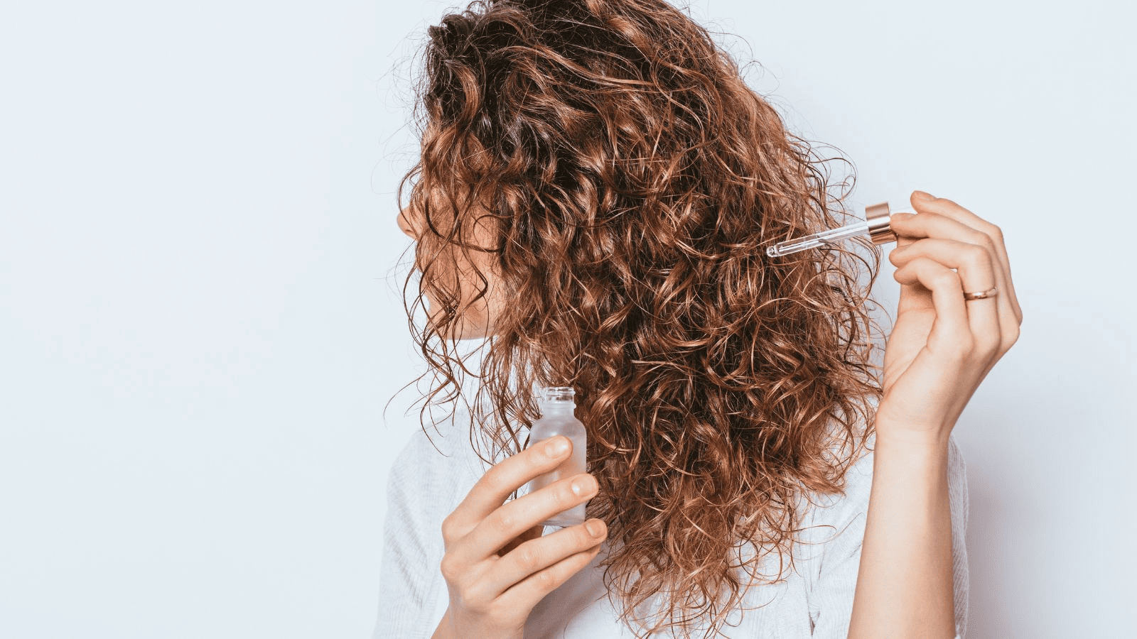Rutina para pelo rizado: guía completa para cuidar tus rizos naturales